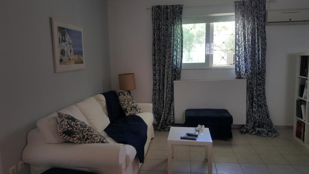 Joan'S Airport Apartment Artemi Extérieur photo
